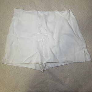 Express Women's Classic White Skorts